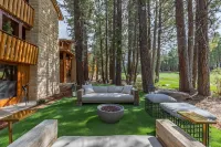 Obsidian 7 Deluxe 5000 sq ft House, Private Jacuzzi and Movie Theater, Close to Eagle by RedAwning - Pools