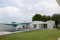 Hotel Monarca Hotel di 