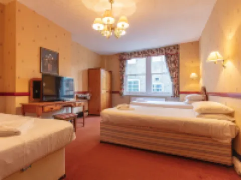 The New Inn by Roomsbooked Hotels in Gloucester