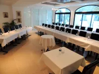 Hotel Restaurant du Parc en Bord de Rivière Hotels in Fontaine-de-Vaucluse