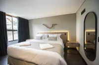 Pinot Hotel - parking