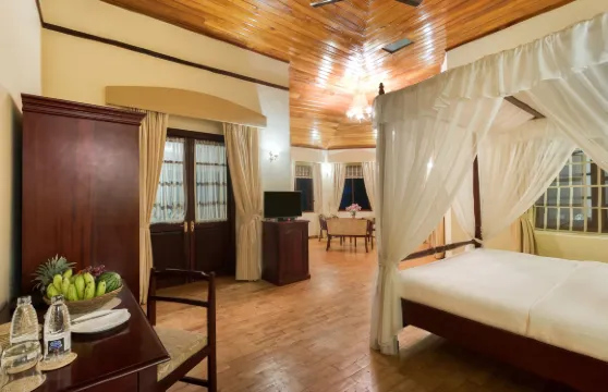 德布瓦拉平房酒店