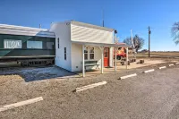 Unique Joplin Gem Converted Train Car Studio - 3-Sterne
