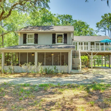 Near Edisto Beach State Park: Home w/ Lanais!