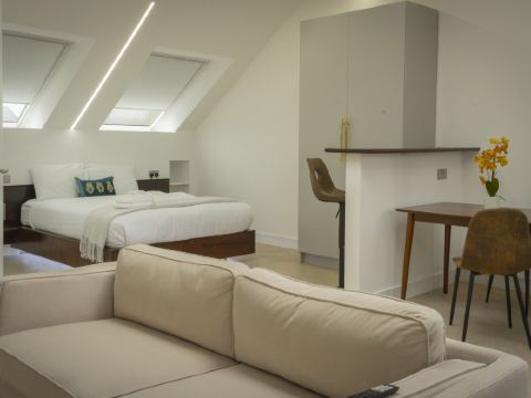 Luxurious London Studios