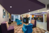 La Quinta Inn & Suites by Wyndham Memphis Airport Graceland