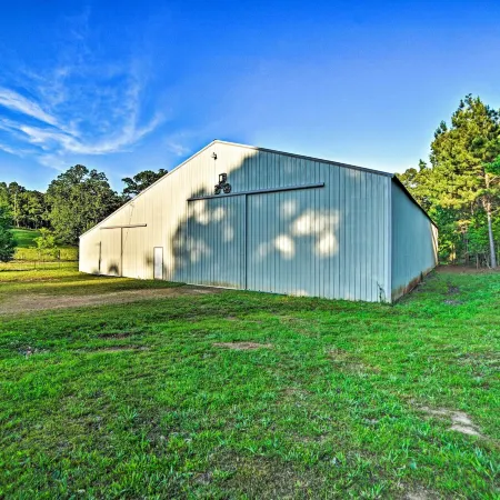 Quiet Cabin Retreat on 30 Acres Near Kentucky Lake