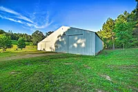 Quiet Cabin Retreat on 30 Acres Near Kentucky Lake - chambre d’hôtes