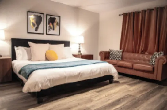 Boomer Base – Cozy Stay with King Bed Near OU