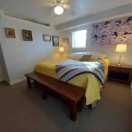 Eagle Pass Cabina- Unique Cabin Perfect for Two!