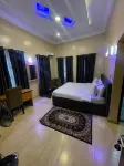 DE ROSS HOTEL & SUITES Hotels near The Apostolic Church