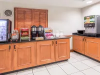 Wingate by Wyndham Indianapolis Airport-Rockville Rd.