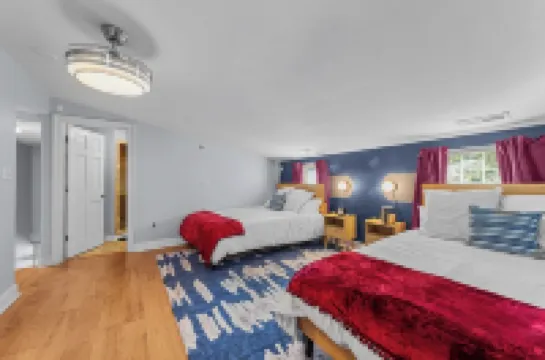 Cozy 3BD Beachfront - Foosball & Yard Games w/ BBQ