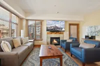 Pool, Two Balconies, Walk to Golf, Free Concerts Outside, Beautiful Home for the Summer C216 - 2-Star