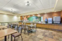 Best Western Plus Arroyo Roble Hotel  Creekside Villas - breakfast