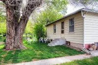 Charming Tropic Home by a Farm Near Bryce Canyon! - parking