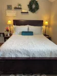 Lovely private guest suite w/hot tub/grill/kitchenette