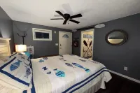 Ppi Lakefront Condo--Hot Tub Open All Winter! Ski Crystal Mountain, One Bdrm.