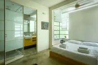 Spacious & Green 3BR Apt w Balcony in City Center - 2 звезды