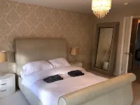 Sheffield Hillside Retreat Hotels in Dronfield
