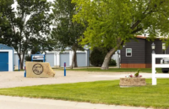 Private Tiny Cabin in Glendive Near Makoshika Park - Free Parking & WiFi