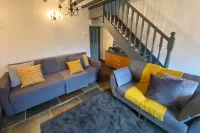 Cottage - Sleeps 4 - Pet Friendly - Terrace Hotel a Pistyll