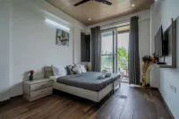 Stay Studio Hotel & Residences Hotel in zona The Northcap University