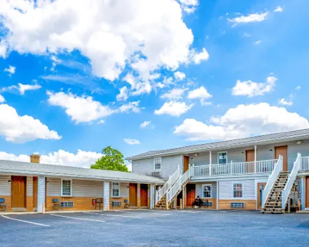 Dutch Motel Palmyra Hotels in Palmyra