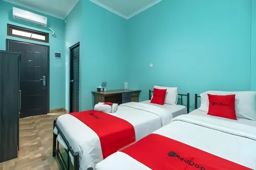 RedDoorz Near Rsud Koja