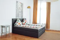 Old building flair, trendy district, 2P, WiFi, modern, elevator