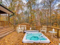 Private Hot Tub on 10 Acres: Cozy Catskill Getaway Hotels in Catskill