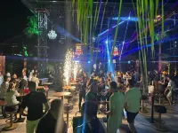 คลับ โรบินฮูด โรงแรม - สำหรับผู้ใหญ่เท่านั้น - ที่มีบาร์