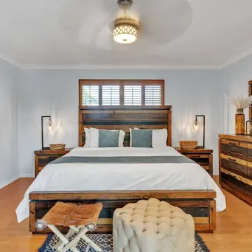 Luxury Escape: Pool, Hot tub, Mini Golf & More!