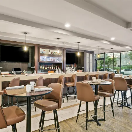 Sonesta Hotel Baltimore Inner Harbor