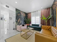 Spacious Villa with Pool and Game Room - Charming Miami Retreat