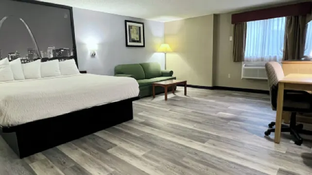 Super 8 by Wyndham St. Clair MO