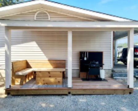 Bright Two Bedroom Suite with Private Entrance and Deck Near Downtown Golden