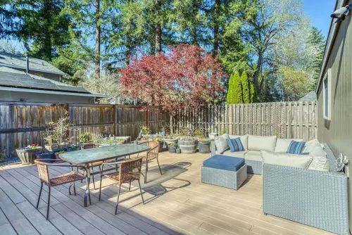 The OMG House that will BLOW YOUR MIND with Unbelievable Cats n Mirrors