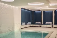 The Woodward, Auberge Collection - Pool