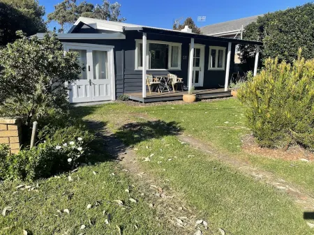 Burrill Lake View Holiday Cottage - pet friendly 🐶