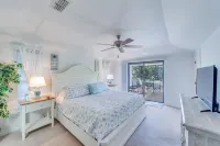 Quiet,Pet friendly house that feels just like Home! close to shopping,FGCU,beach Hotels in Three Oaks