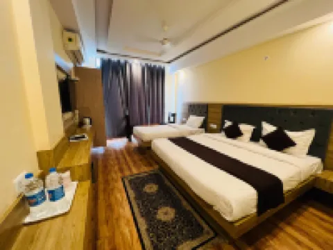 โฮเทล เดอะ ฟราแกรนซ์ โรงแรมในกัตรัช