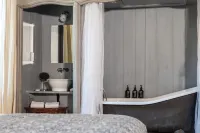 Le Galinier Lourmarin, a Beaumier Guesthouse Hotels in Cadenet