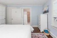 Charming Loft with Modern Amenities - Cozy Urban Haven