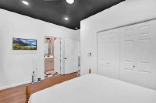 Bristol’s Doo-Wop Den – A 1950s-Themed Retreat with a Modern Twist โรงแรมในบริสตอล