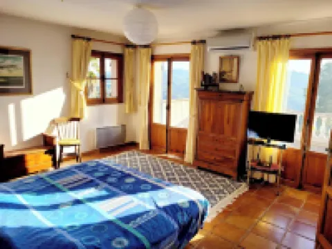 Quiet villa with maxi pool Hotels in Peymeinade