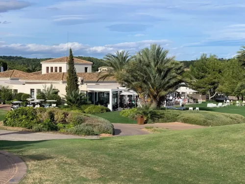 Spacious apartment with magnificent views of Lac Rose and the Mediterranean Sea Hotels in San Miguel de Salinas