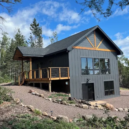 Forest Bathing. Lake Superior Views. Charming 1 bedroom apartment/suite.