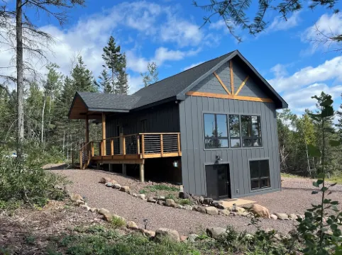 Forest Bathing. Lake Superior Views. Charming 1 bedroom apartment/suite.