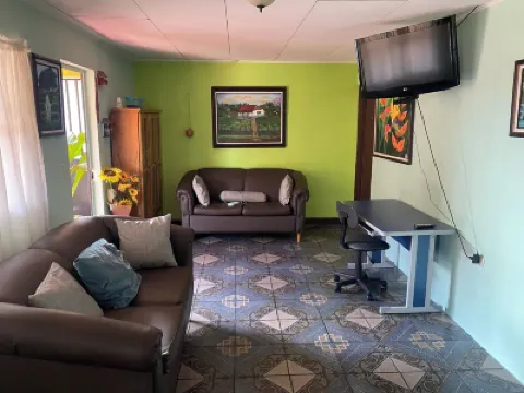 Casa Cerca de Supermercado de la Cadena Walmart, Aceptamos Mascotas con Cochera Отели в г. 